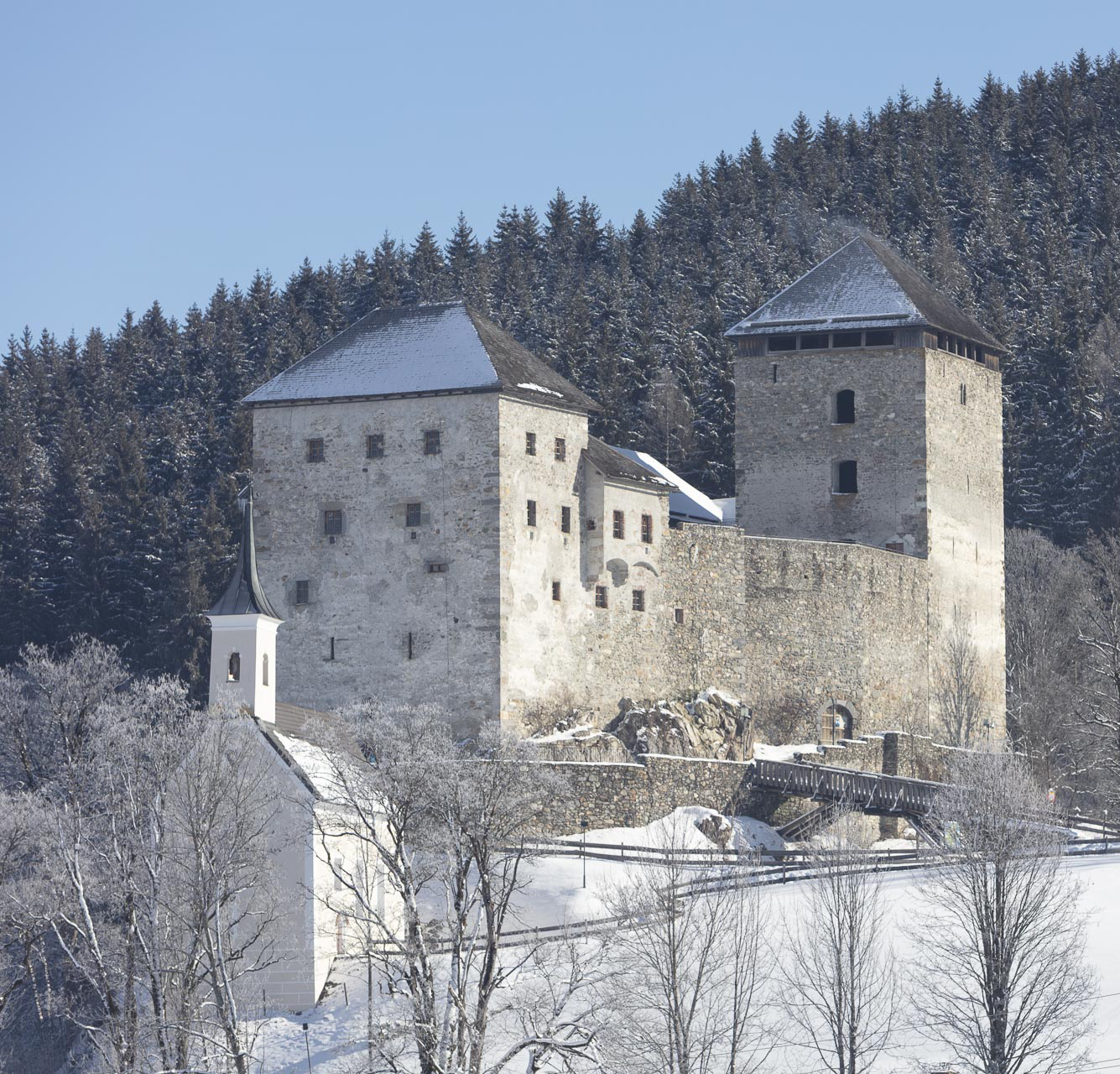 burg-kaprun-winter1.jpg